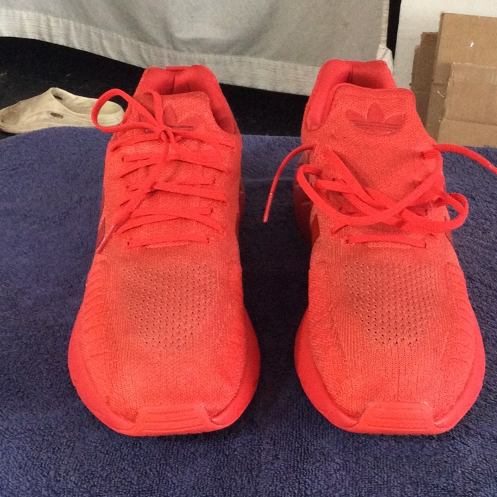 Red Men's Athletic Sneakers